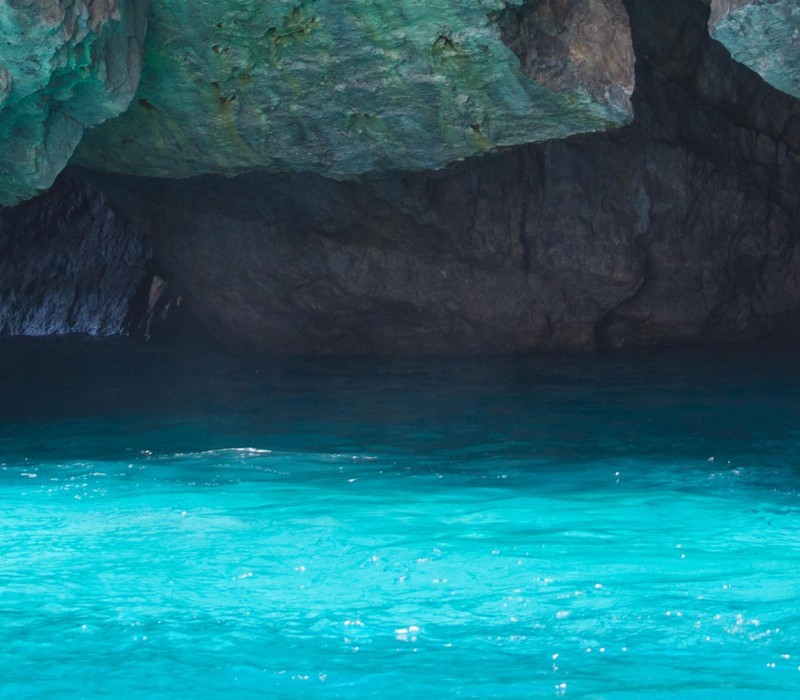 The Blue Grotto in Capri: how to visit it